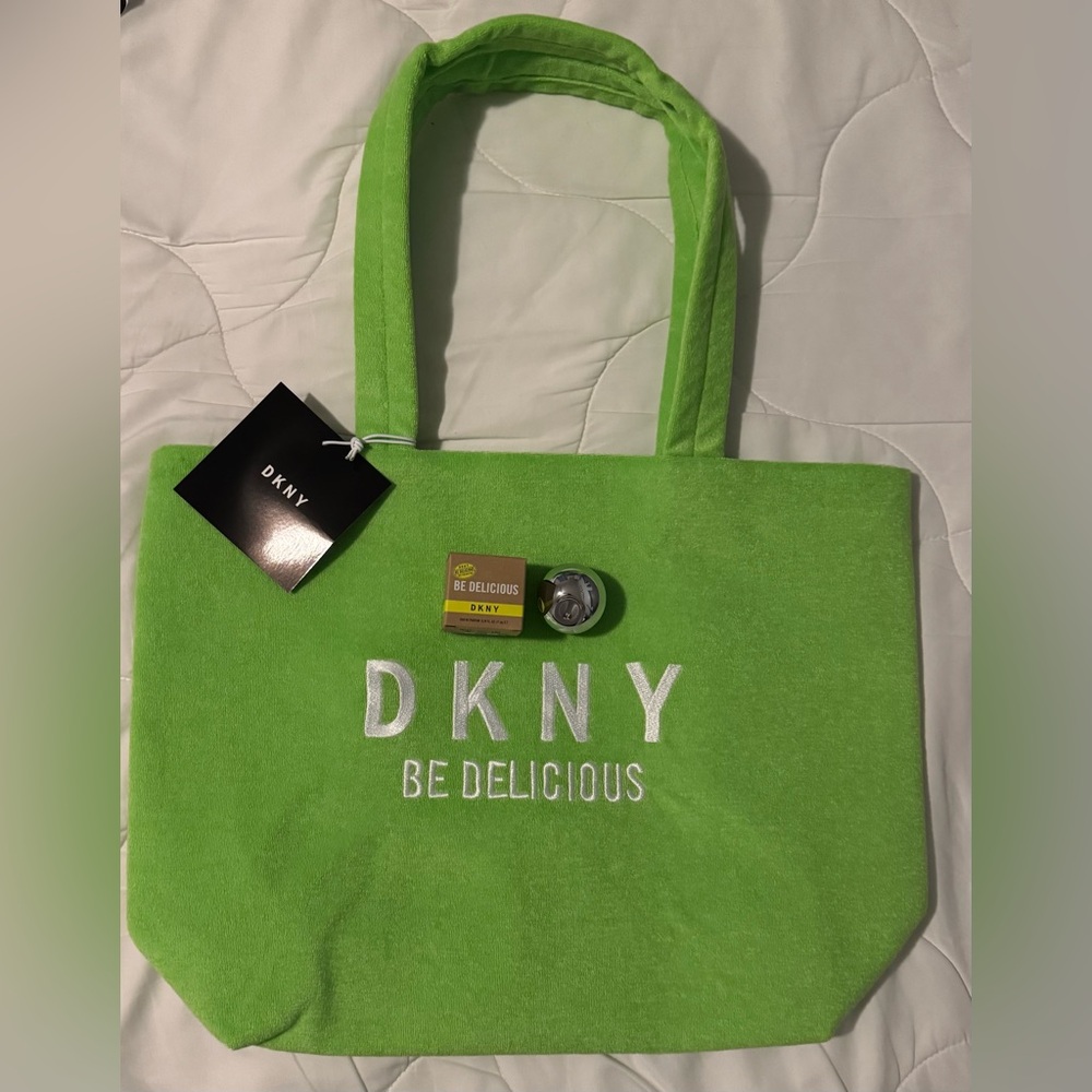DKNY Vibrant Green Be Delicious Tote